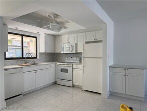 Building Photo - 3318 Del Prado Blvd S