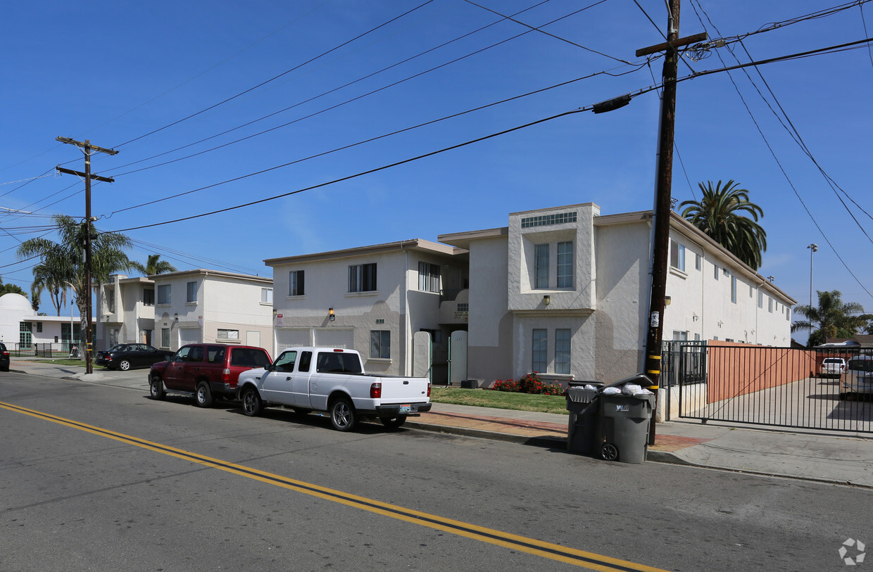 Primary Photo - La Corona Apartments