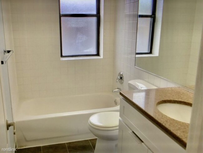 Foto del edificio - 2 br, 2 bath  - 4525 S Drexel Blvd Drexel