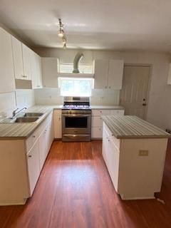 Foto del edificio - 213 W Davis St