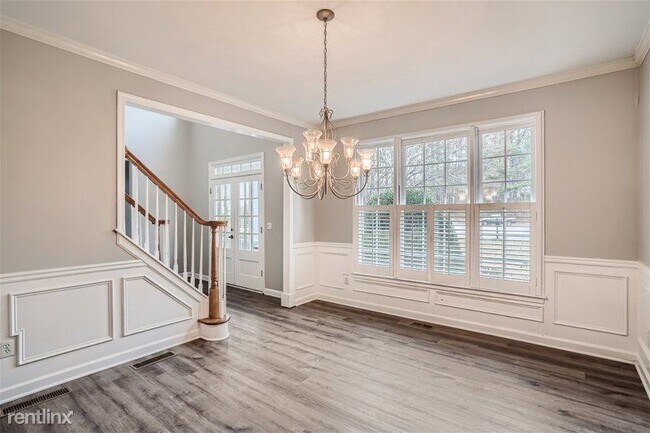 Building Photo - 5 br, 3.5 bath House - 7135 Weybridge Dr UNIT