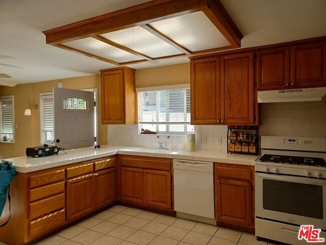 Building Photo - 2763 Fairmount Ave