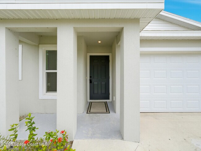 Building Photo - 1332 Giddings St