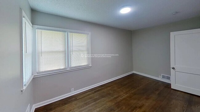 Foto del edificio - 4425 S Cottage Ave