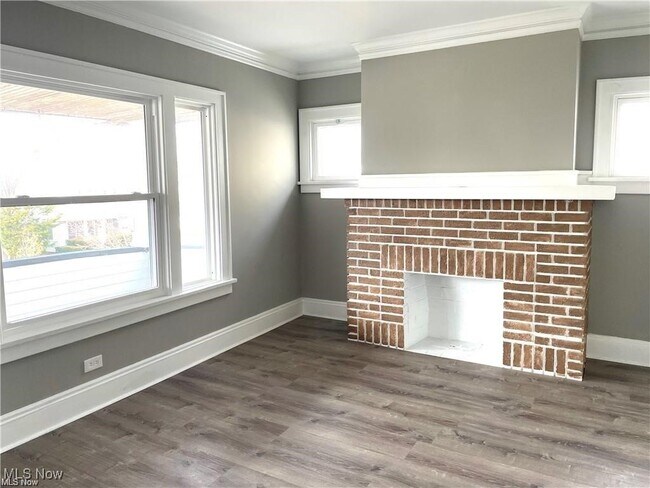 Foto del edificio - 2119 Waterbury Rd