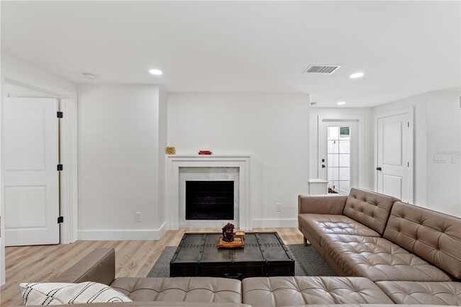 Building Photo - 4501 N Highland Ave