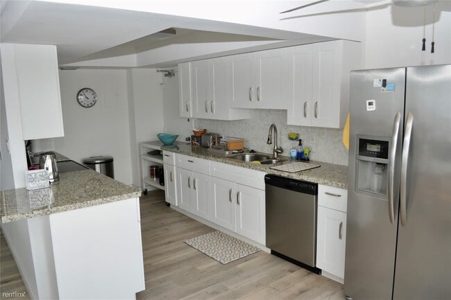 Building Photo - 2 br, 2 bath Condo - 4020 Galt Ocean Dr Ap...