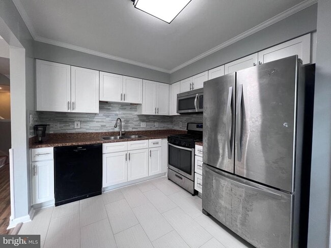 Foto del edificio - 9038 Falcon Glen Ct