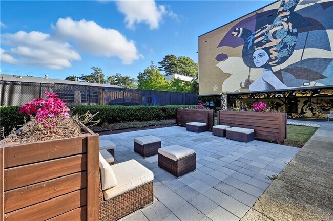 Foto del edificio - 3645 Peachtree Rd NE