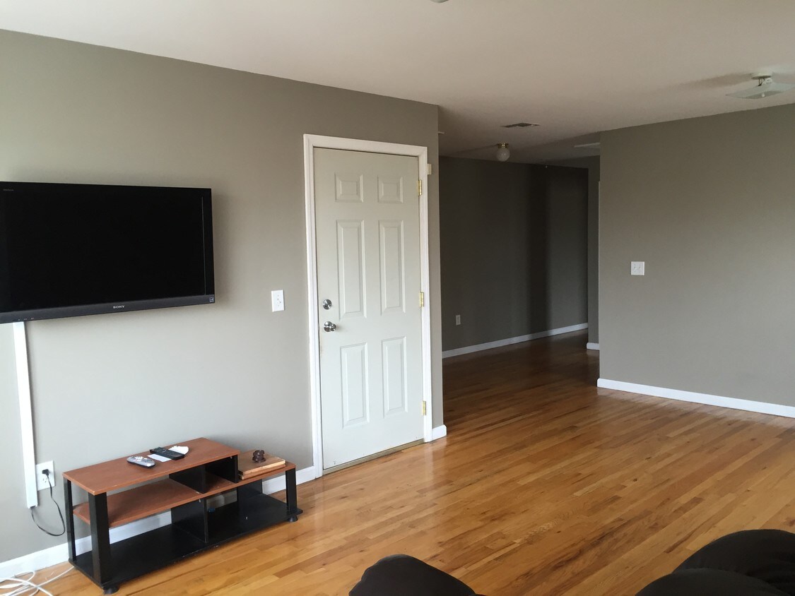 Foto principal - 795 Secaucus Rd