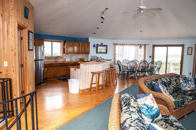 Building Photo - 42091 Dune Wy