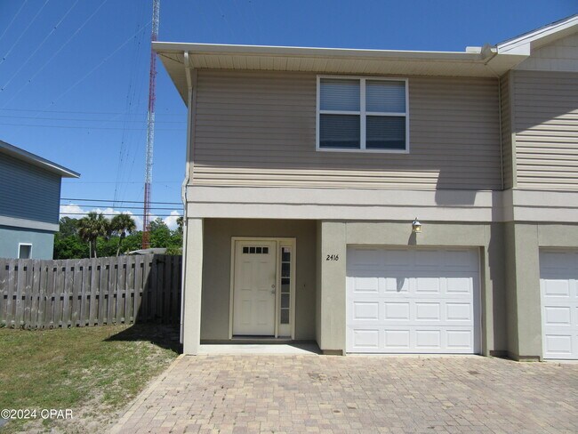 Building Photo - 2416 Astrid Ln