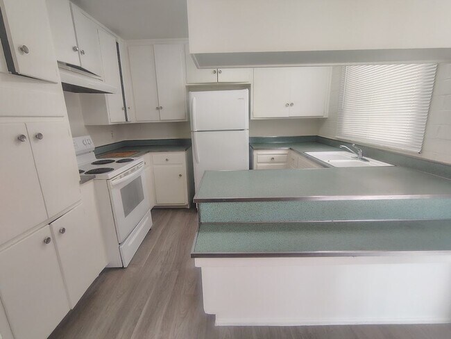Foto del edificio - 1629 N Highland Ave