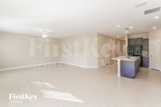 Building Photo - 5689 Kellar Cir