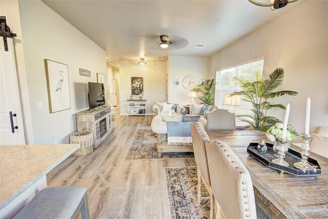 Building Photo - 108 Little Ranches Rd