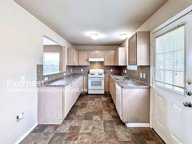 Foto del edificio - 14903 Sunset Bay Ct