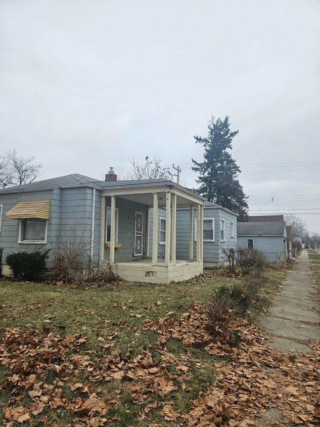 Primary Photo - 3 bedroom west side