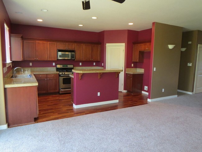Building Photo - 4 br, 2.5 bath House - 4086 SW Dalton Place