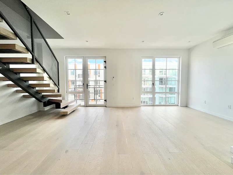 Photo - 37-25 32nd St (Queens, NY)