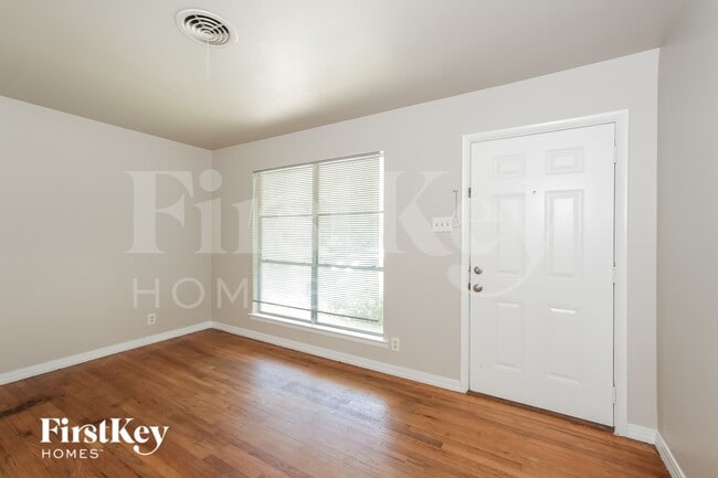 Foto del edificio - 619 S Alexander Ave