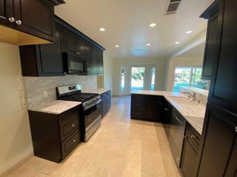 Foto del edificio - 6750 N Knoll Ave