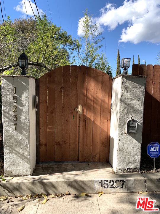 Building Photo - 15237 Del Gado Dr