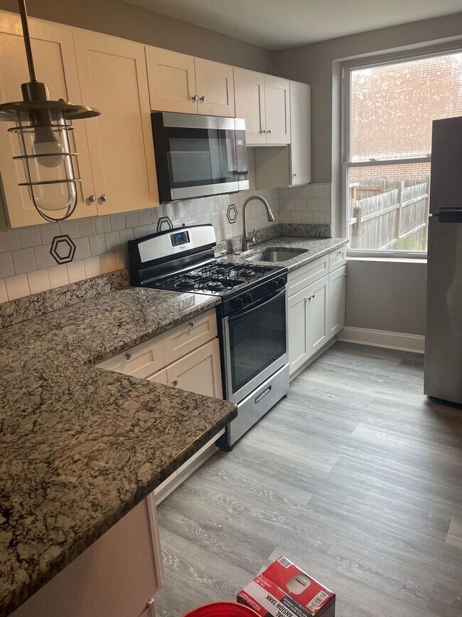 Foto del edificio - 2506 E Madison St