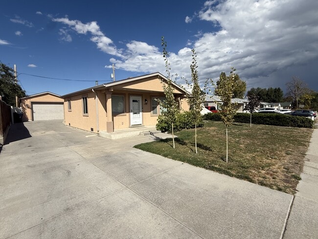 Building Photo - 4720 W 5255 S