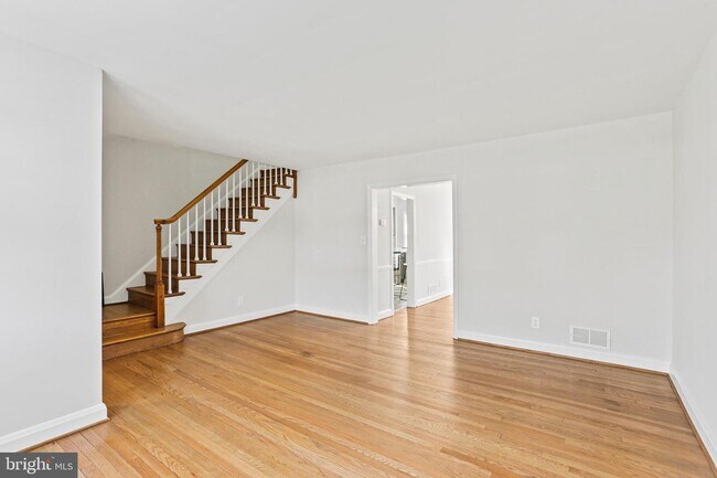 Building Photo - 403 Stratford Rd