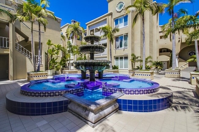 Building Photo - 1BR / 1BA University City Large Condo “887...