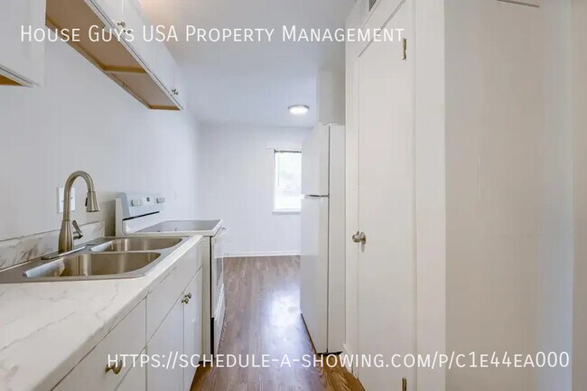 Foto del edificio - 15216 Bellaire Ave