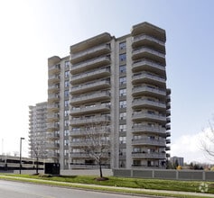 Building Photo - 100 Eagle Street (Rivers Edge II)