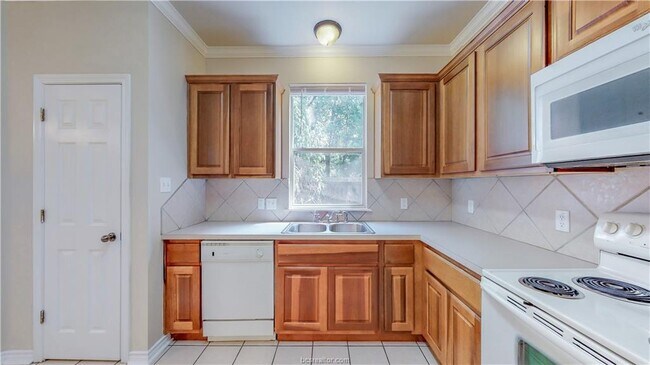 Foto del edificio - 1425 W Villa Maria Rd