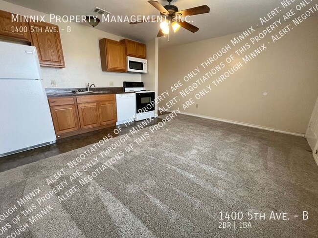 Building Photo - 1400 5th Ave. Unit B