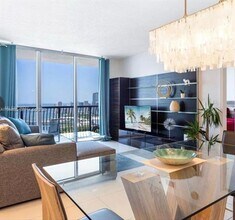 Building Photo - 750 N Bayshore Dr