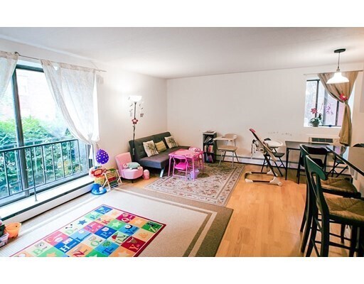 Building Photo - 31 Harris St