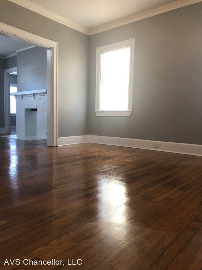 Building Photo - 3 br, 3 bath House - 2406 E. 4th St.