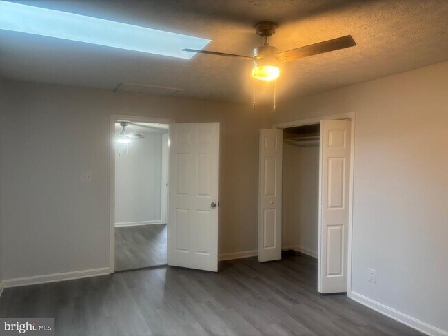Foto del edificio - 25580 Three Notch Rd