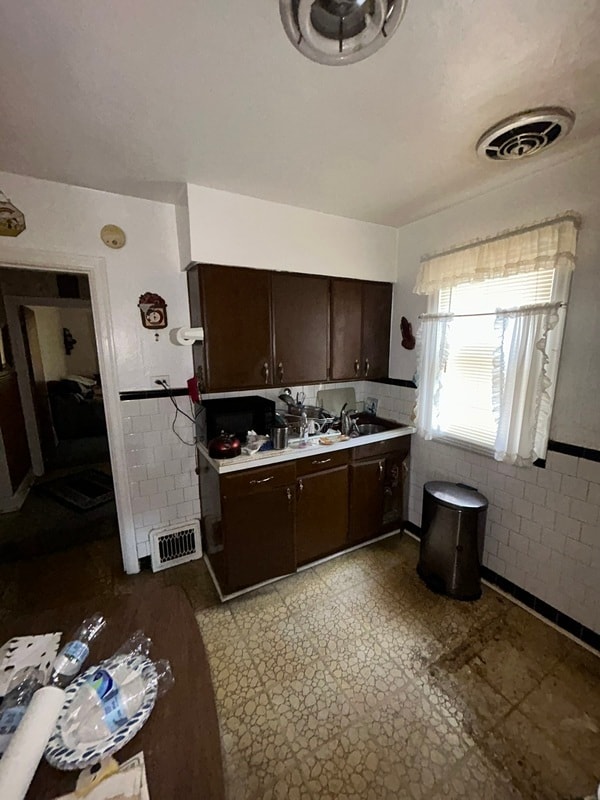 Building Photo - 5300 Fletcher St