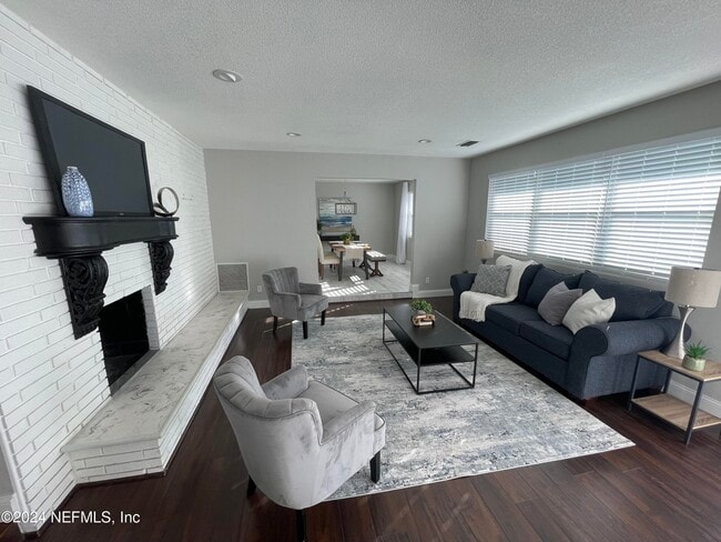 Building Photo - 3724 Montclair Dr