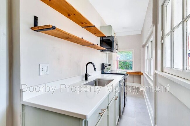 Foto del edificio - 621 Fortwood Pl