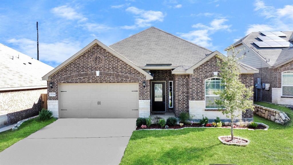 Foto principal - 21214 Echo Manor Dr