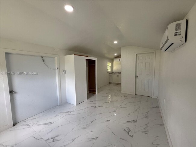 Building Photo - 1960 NW 104th St