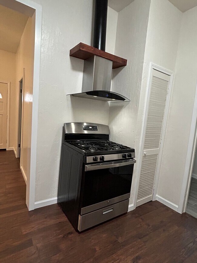 Foto del edificio - 1544 Montgomery St