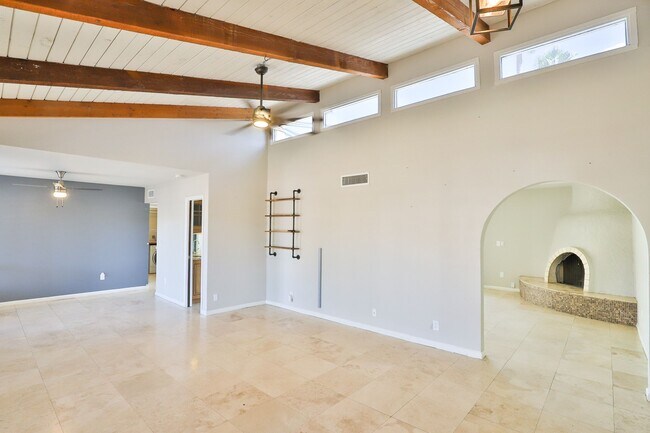 Building Photo - 6517 S Hazelton Ln