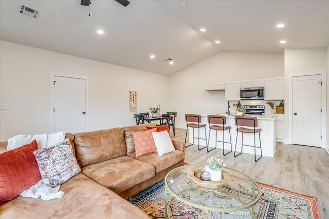 Foto del edificio - 607 Briarbrook Ln
