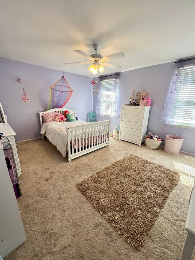 Foto del edificio - Beautiful 3-Bedroom Townhome on a Cul-De-Sac in Bensalem! Available January 2026!