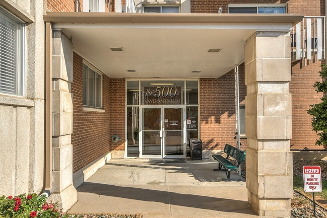 Building Photo - 500 S 37th St