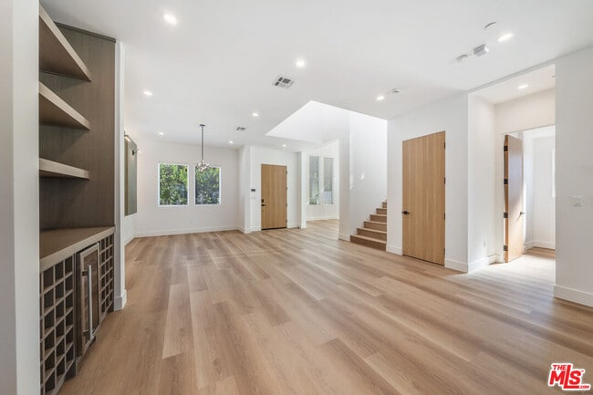 Foto del edificio - 12919 Addison St