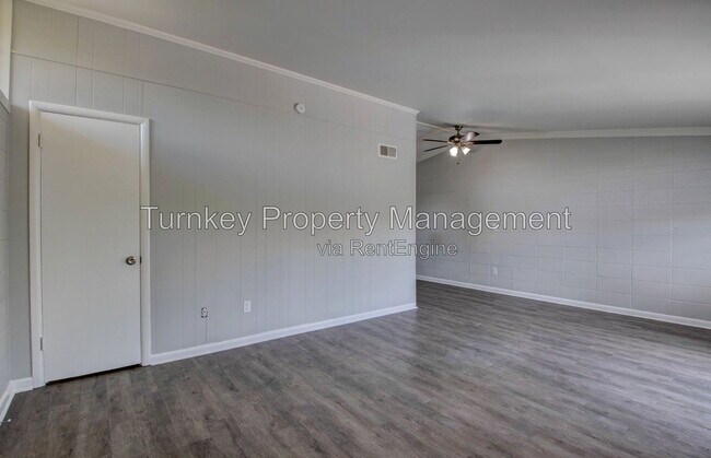 Foto del edificio - 4700 Lynn Ln